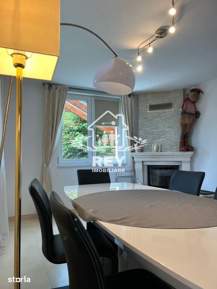 Casă cu 10 camere cu Teren 250 Mp în Central
