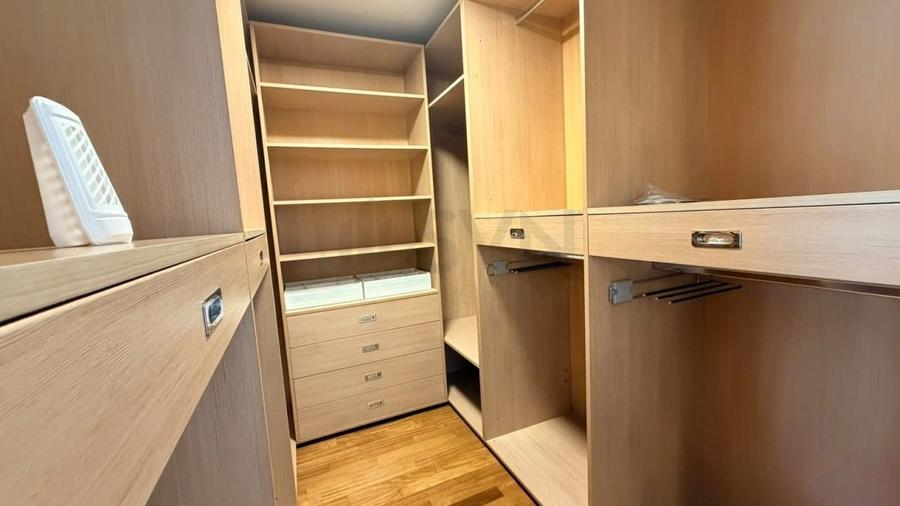 Apartament cu 3 camere decomandat în Băneasa