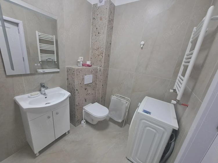 Apartament cu 2 camere decomandat în Titan