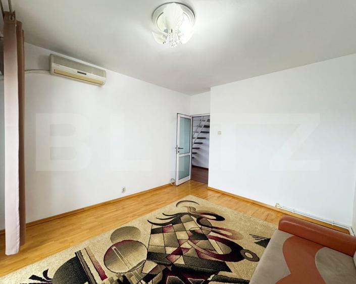 Penthouse cu 4 camere decomandat, mobilat în Cug