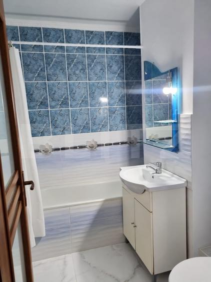 Apartament cu 3 camere decomandat, mobilat în Central