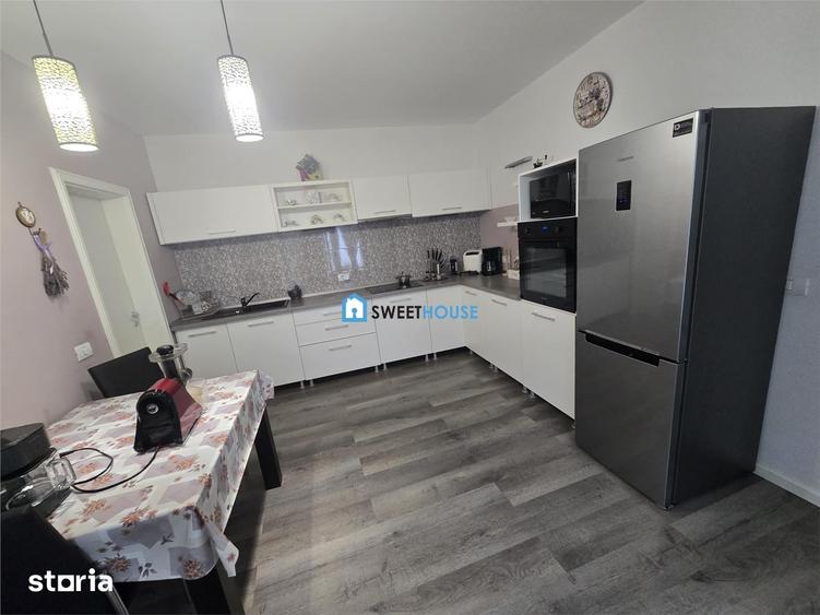 Casă cu 5 camere cu Teren 1600 Mp în Șinca