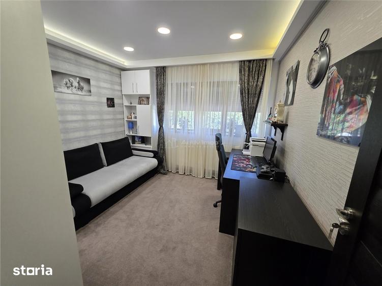 Casă cu 4 camere cu Teren 260 Mp în 1 Decembrie