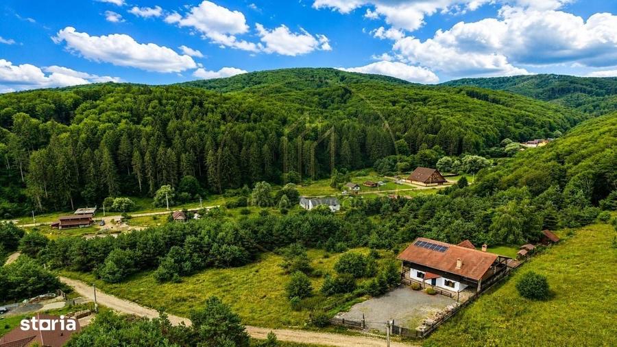 Casă cu 4 camere în Apața