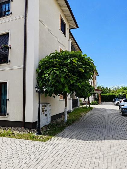 Apartament cu 3 camere decomandat în Giroc