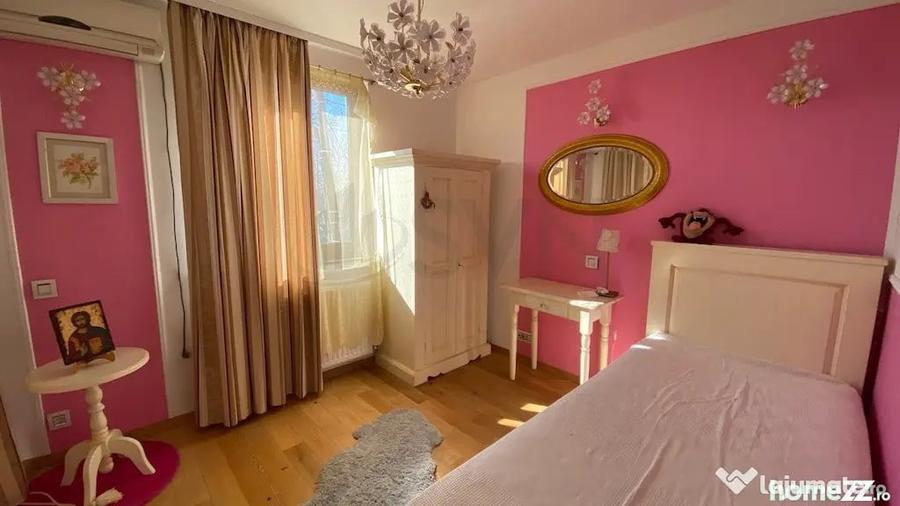 Casă cu 5 camere cu Teren 273 Mp în Butimanu