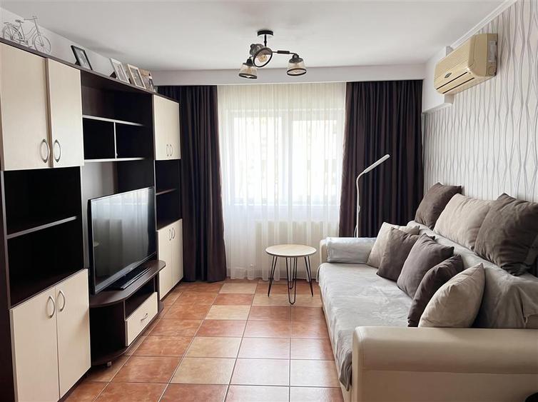 Apartament cu 3 camere decomandat în Obcini