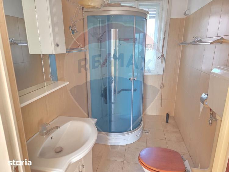 Casă cu 5 camere cu Teren 1010 Mp în Ultracentral