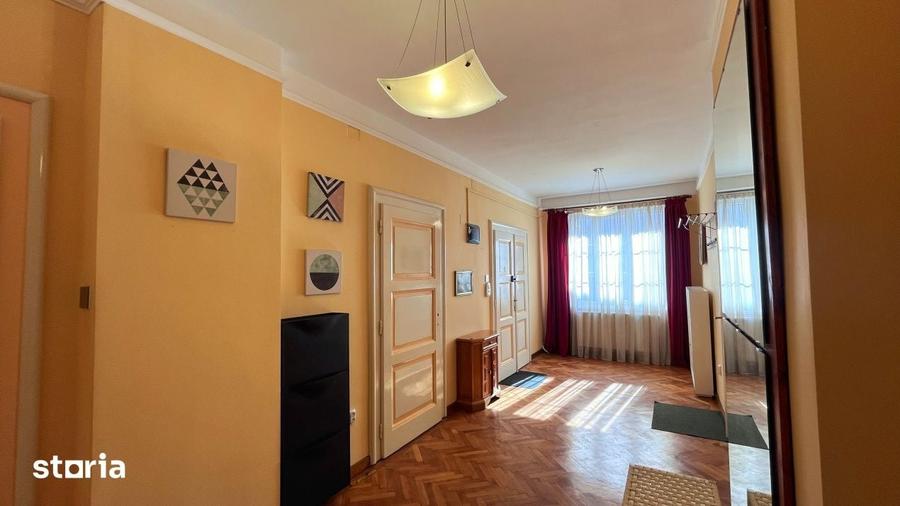 Apartament cu 3 camere decomandat, mobilat în Central
