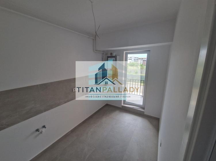 Garsonieră decomandată în Titan