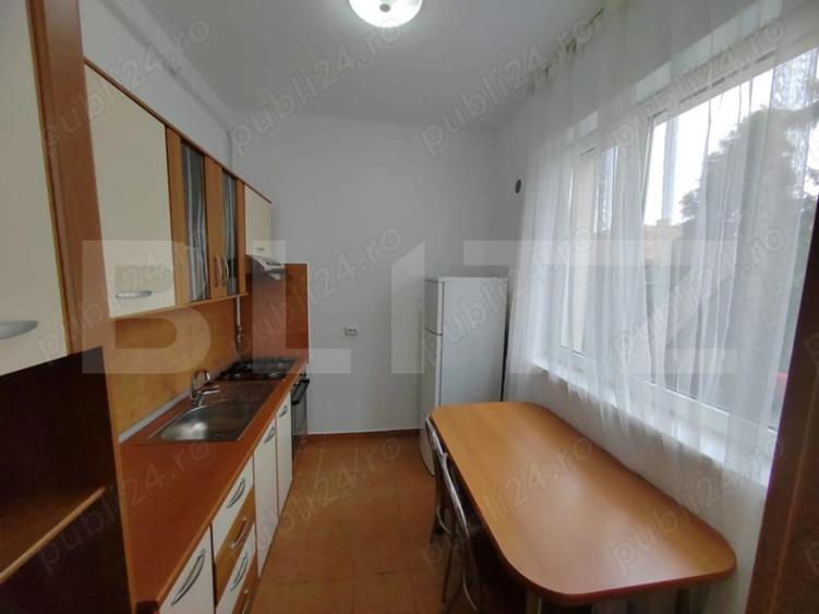 Garsonieră decomandată în Central