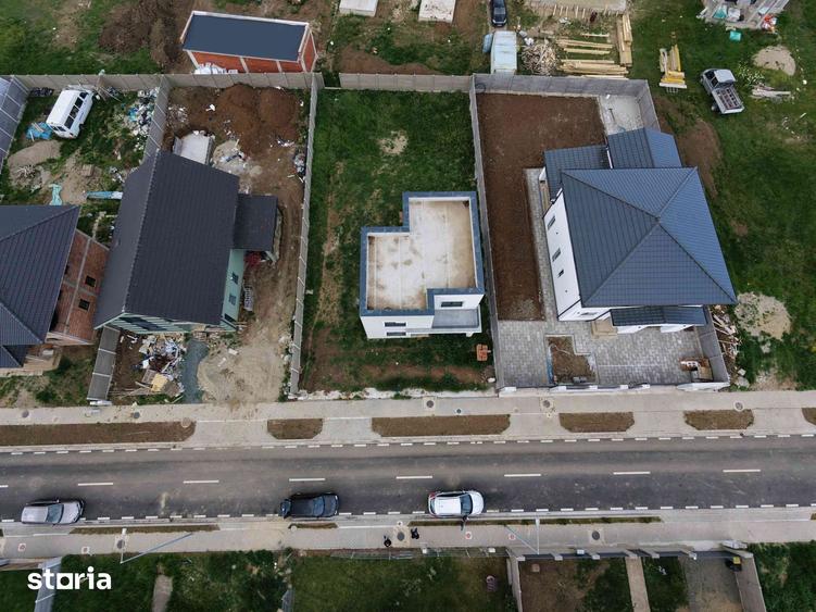 Casă cu 5 camere cu Teren 635 Mp în Giarmata