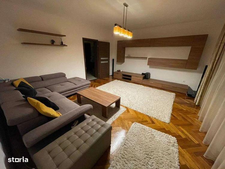 Apartament cu 3 camere în Plopilor