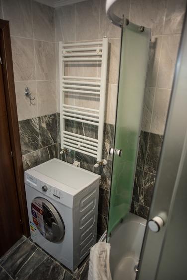 Apartament cu 3 camere decomandat în Platoul Izvor