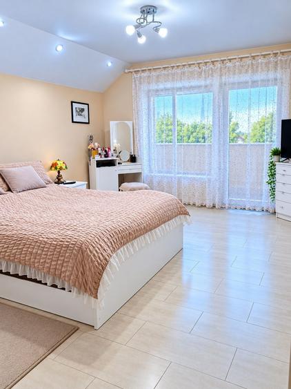 Casă cu 4 camere cu Teren 579 Mp în Central