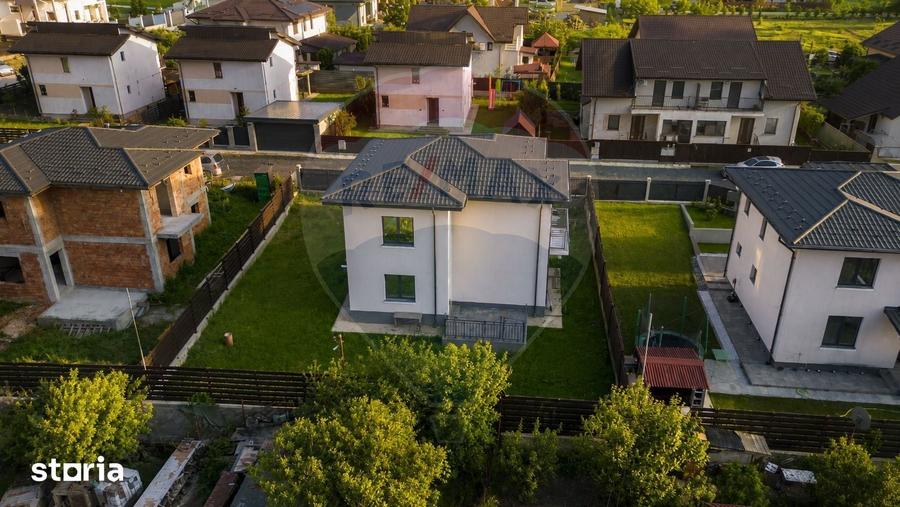 Casă cu 4 camere cu Teren 440 Mp în Miroslava