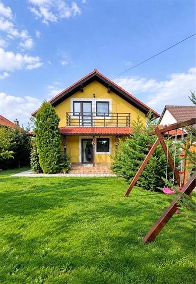 Casă individuală cu 5 camere cu Teren 587 Mp în Sânmihaiu Român