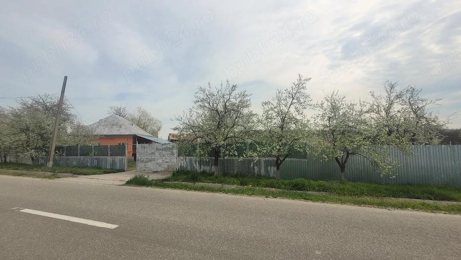 Casă cu 3 camere în Bulzești
