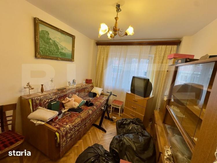 Apartament cu 3 camere decomandat în Central
