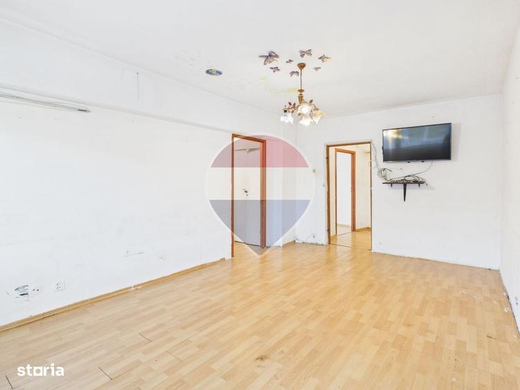 Apartament cu 3 camere semidecomandat în Crângași