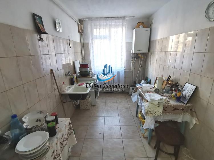 Apartament cu 2 camere decomandat în Precista