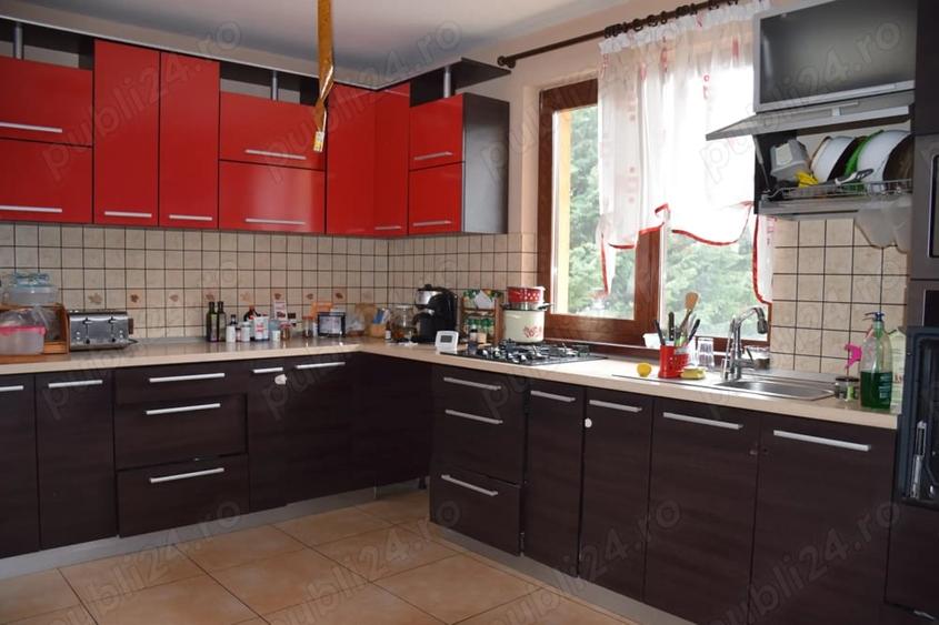 Casă cu 4 camere cu Teren 3300 Mp în Uileacu de Munte