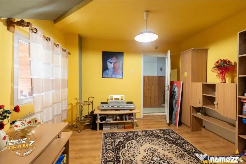 Casă cu 5 camere cu Teren 1336 Mp în Central