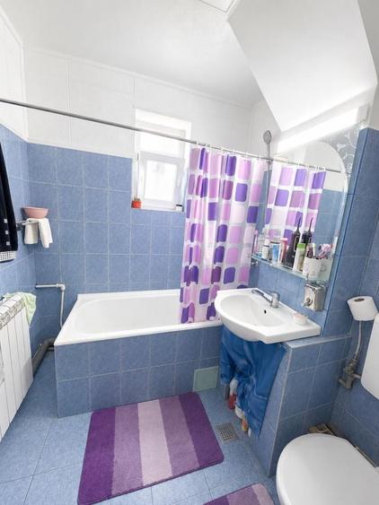 Apartament cu 4 camere decomandat în Central