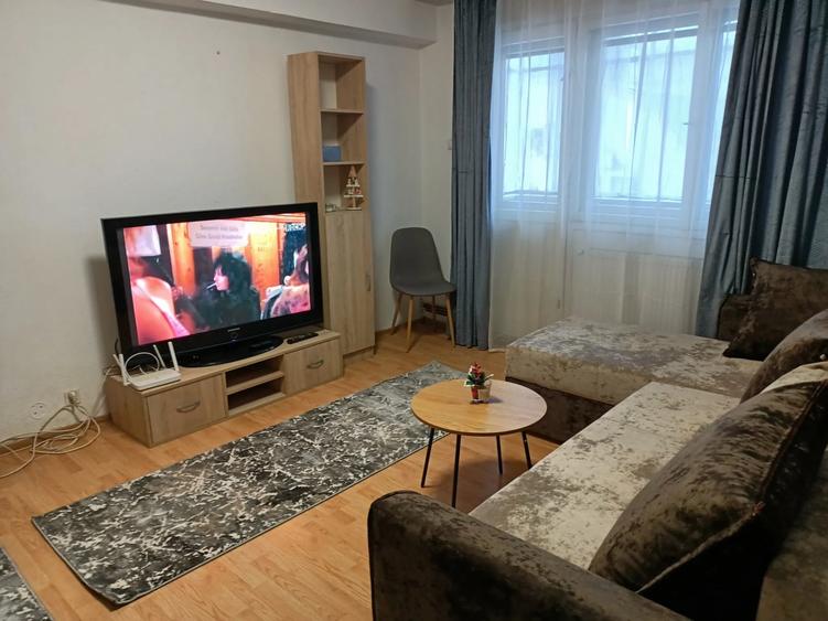 Apartament cu 2 camere semidecomandat, mobilat în Tătărași