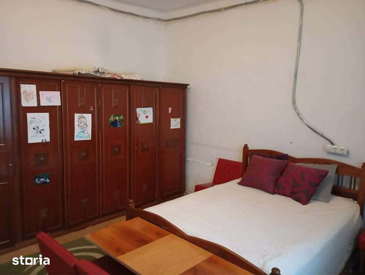Casă cu 4 camere cu Teren 1407 Mp în Central