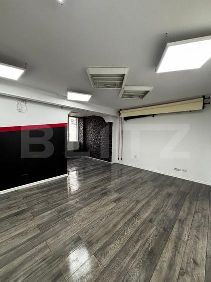 Apartament cu 4 camere decomandat, mobilat în Central
