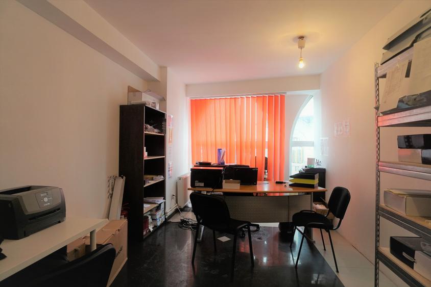 Birou, de 925 mp, în Armeneasca