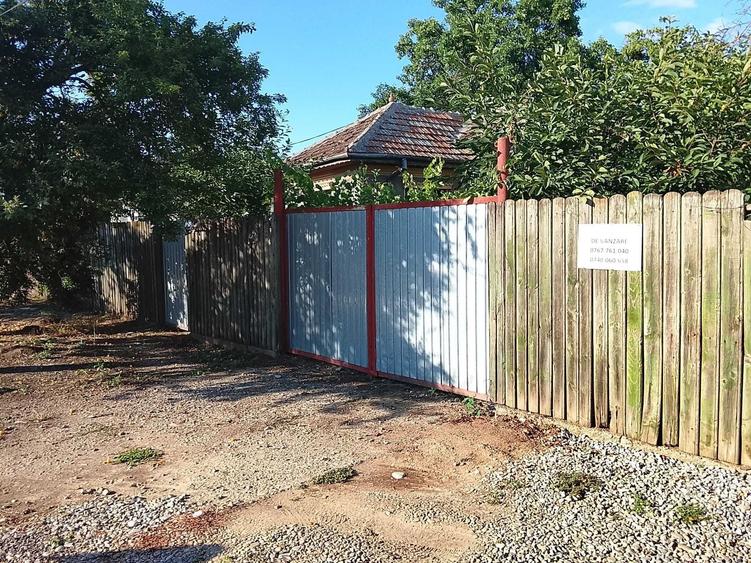 Casă cu 3 camere în Lipia