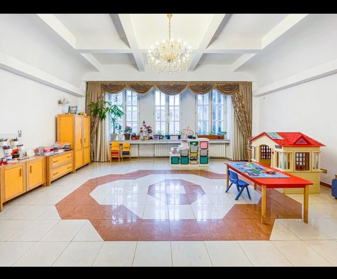 Casă cu 7 camere cu Canalizare în Națiunile Unite