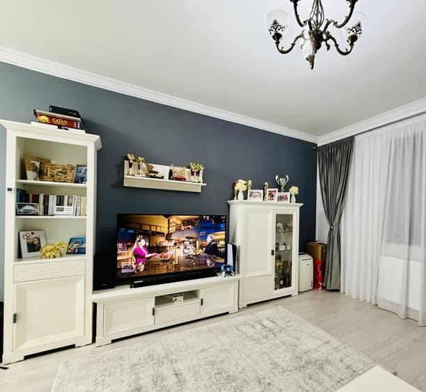 Apartament cu 2 camere decomandat în Păcii