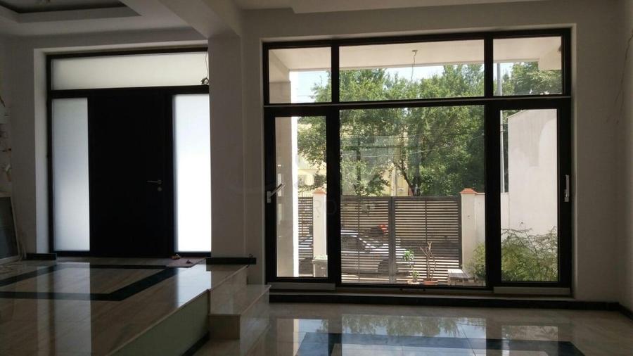 Casă individuală cu 7 camere cu Canalizare în Floreasca