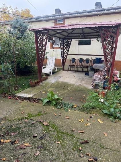 Casă individuală cu 4 camere cu Garaj în Central