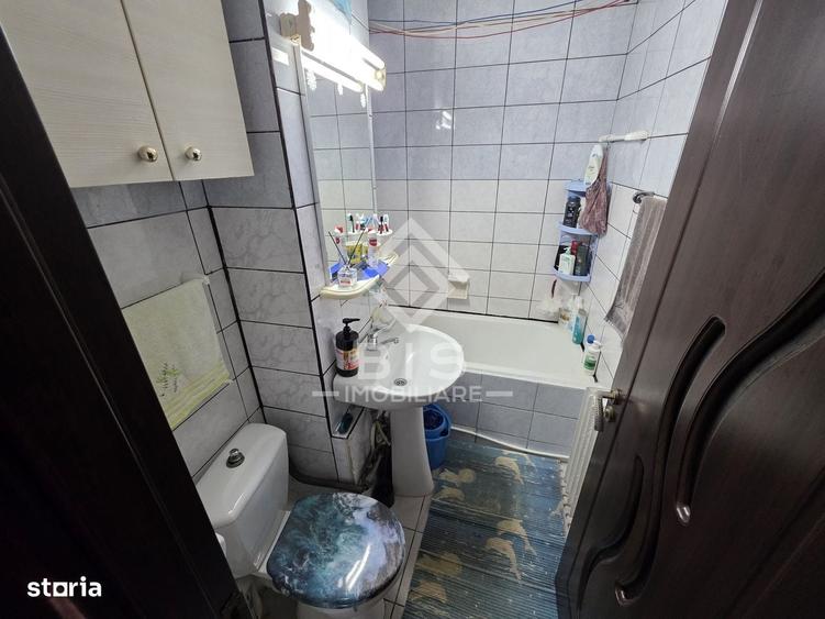 Apartament cu 2 camere decomandat în Domnești