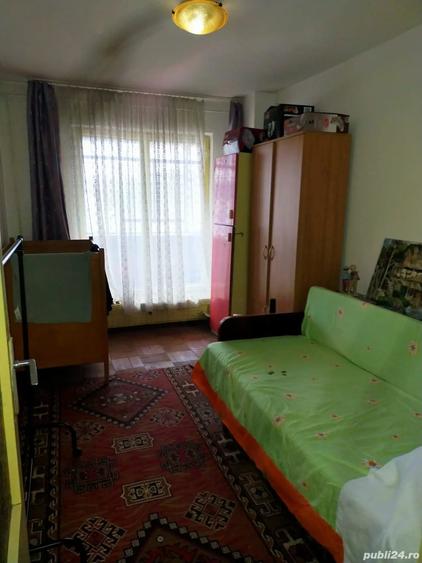 Apartament cu 5 camere decomandat în Central