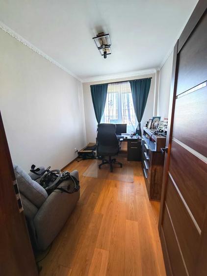 Apartament cu 3 camere decomandat în Florești