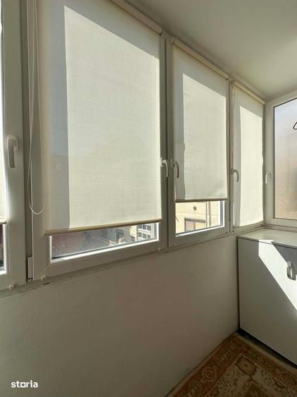 Apartament cu 3 camere semidecomandat în Careiului