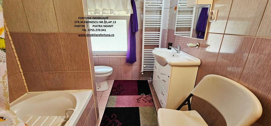Casă cu 8 camere cu Garaj în Tarcău