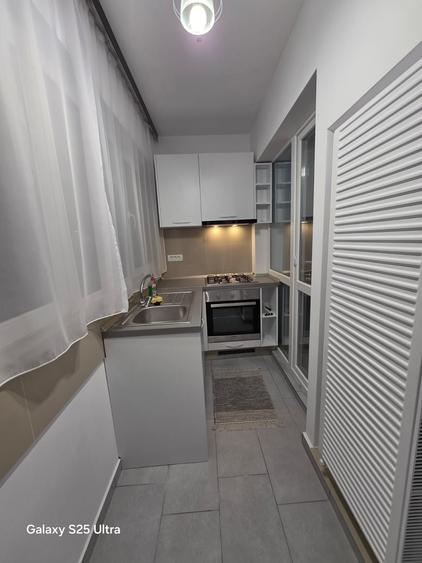 Apartament cu 2 camere decomandat în Roșu