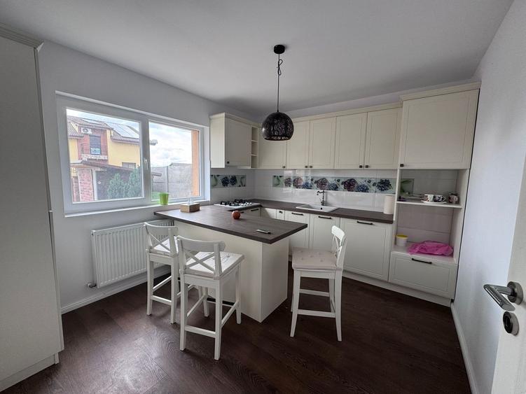 Duplex cu 5 camere cu Canalizare în Moșnița Nouă