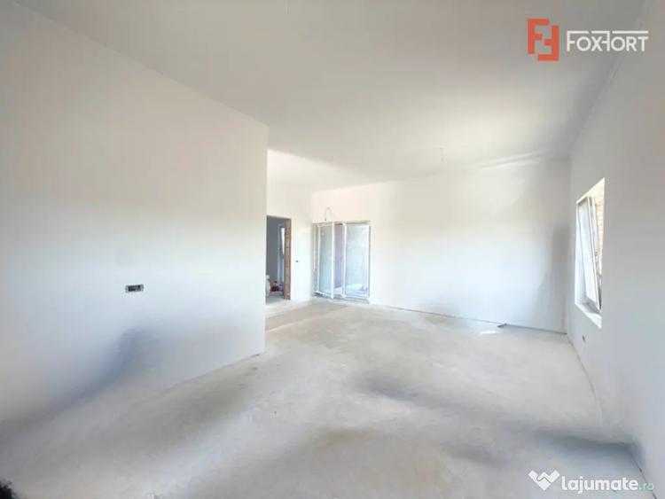 Casă cu 4 camere cu Teren 305 Mp în Săcălaz