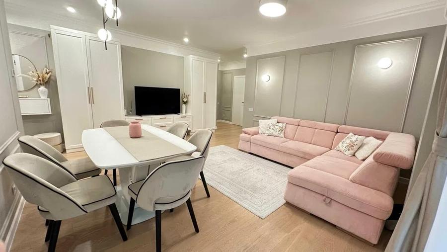 Apartament cu 3 camere decomandat, mobilat în Bună Ziua
