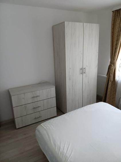 Apartament cu 2 camere decomandat în Micro 17