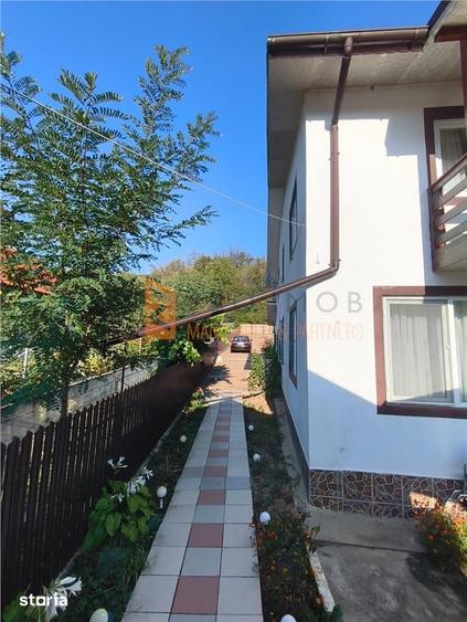 Casă cu 5 camere decomandat cu Teren 1350 Mp în Vintilă Vodă