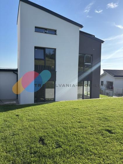 Duplex cu 4 camere cu Canalizare în Dezmir