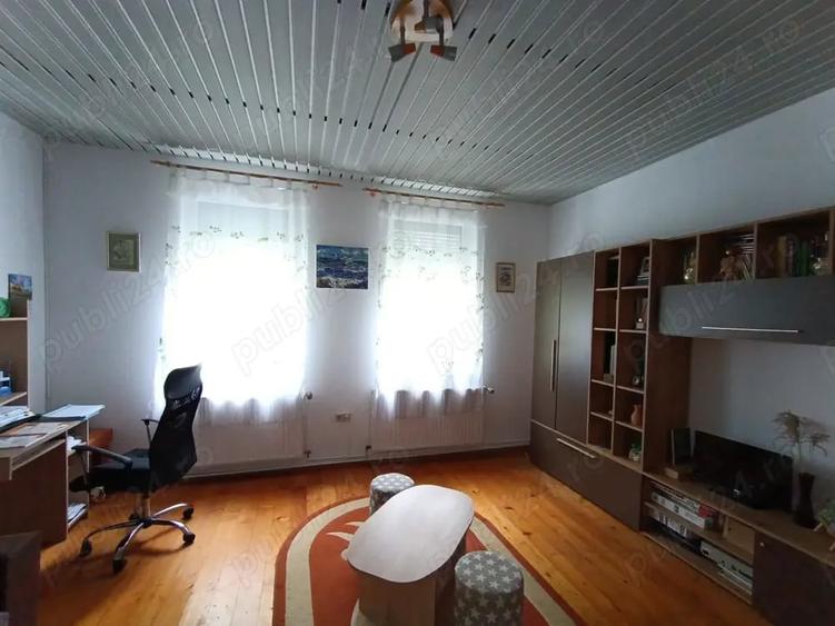Casă cu 3 camere cu Teren 900 Mp în Central